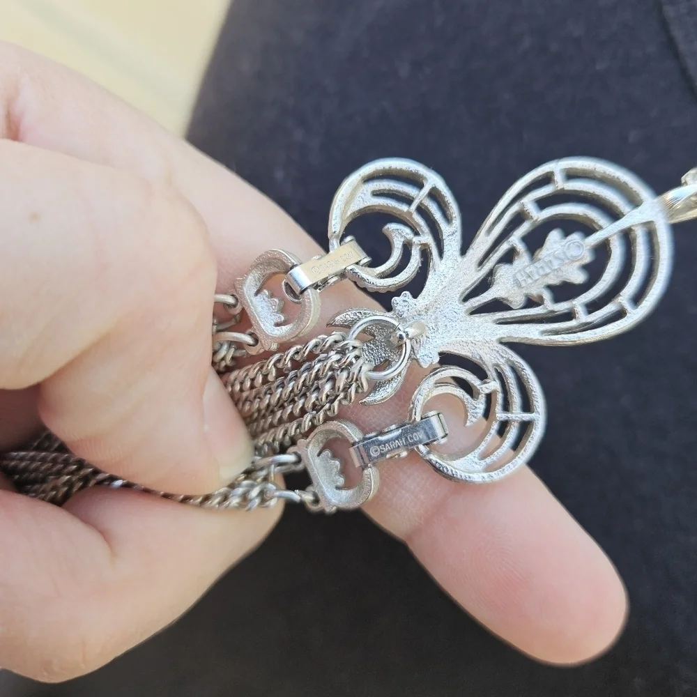 Sarah Coventry fleur de lis pendant necklace with chains